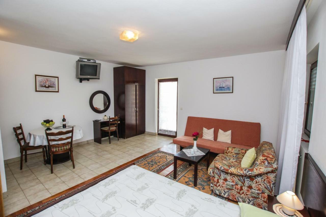 Apartmani Janja 포레치 외부 사진